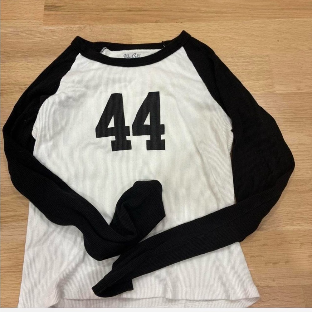 Brandy Melville Black and White Long Sleeve Tee